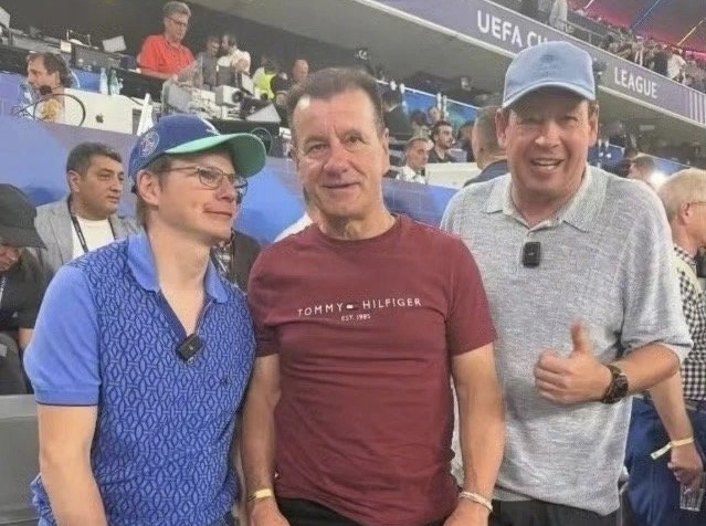 电竞平台-沪媒：斯卢茨基看望了爱徒K77，现场看欧冠为录节目不为引援